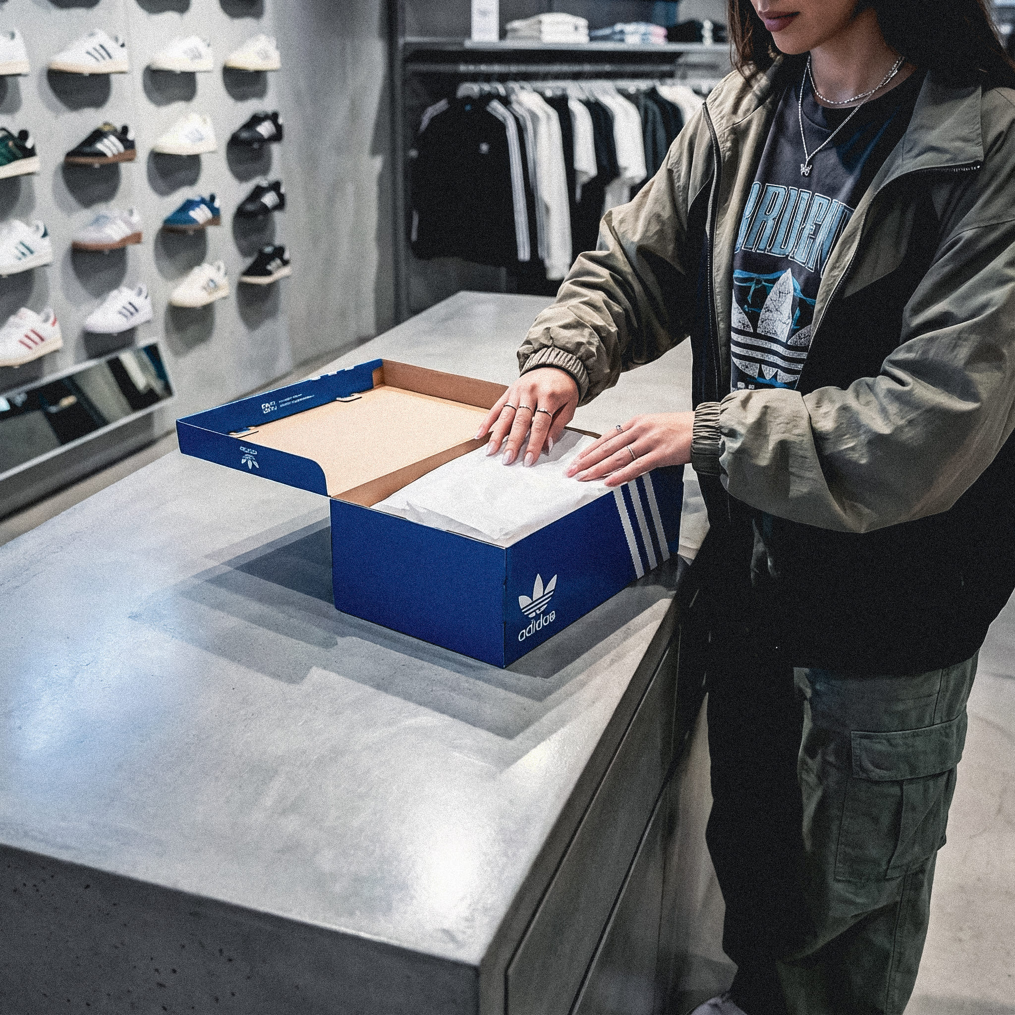 Firefly_Create a full-colour, modern fashion-retail photograph. Top-down angle. A stylish you 893857